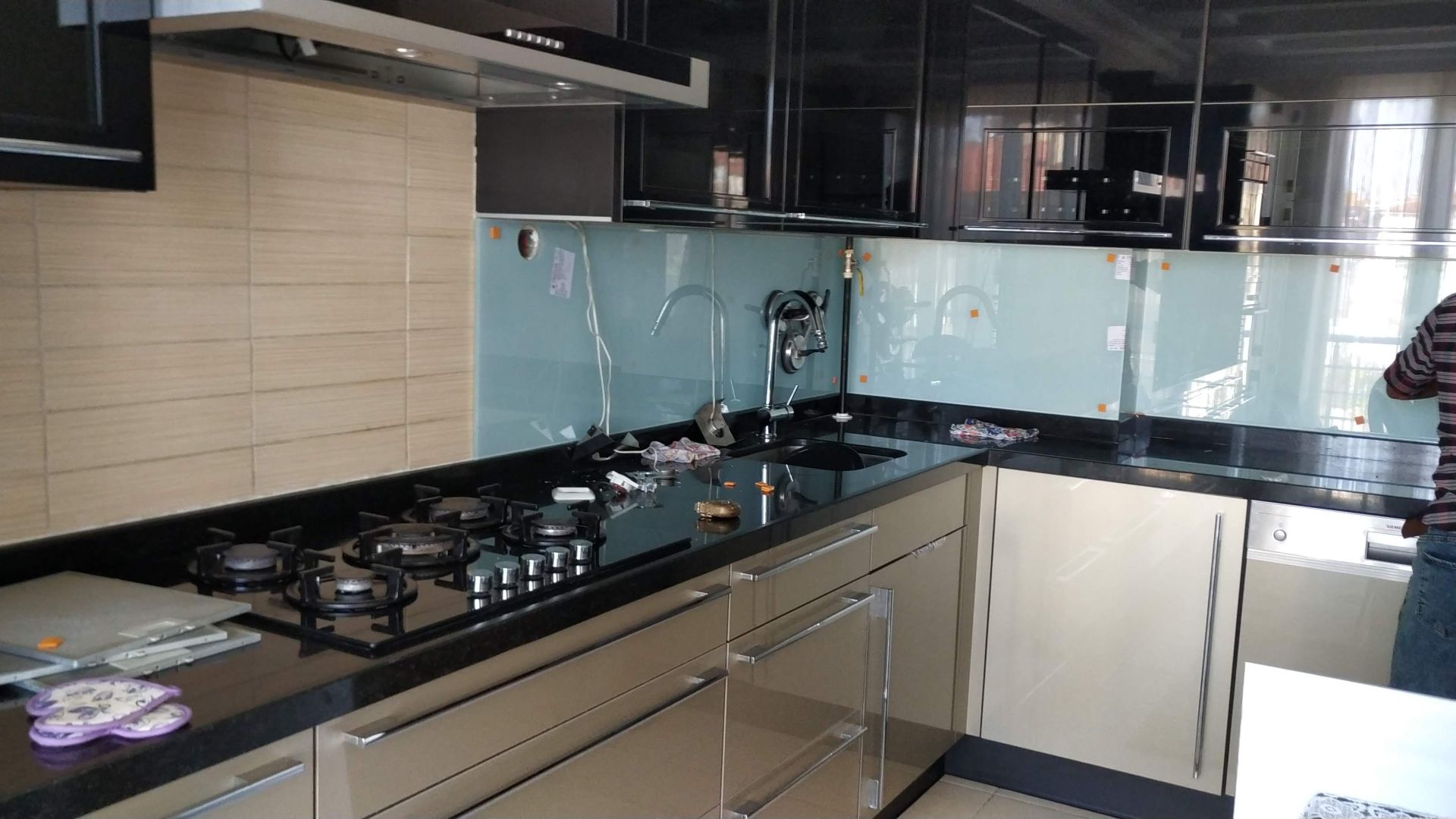 Tezgah Arası Cam Panel Modelleri ve Avantajları